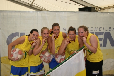 dm-beachbasketball-2011